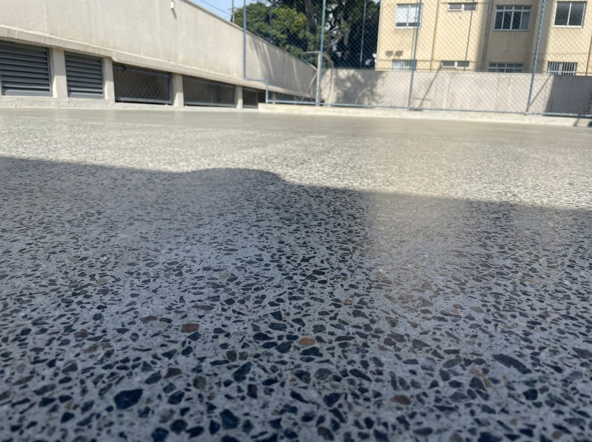 Restauração de piso externo em concreto